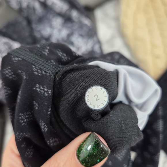 Lululemon Wunder Under Hi-Rise Tight 28" Overlace HR Ice Grey Black leggings 2 - Picture 7 of 7